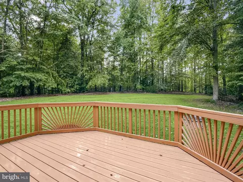 Exterior - 10940 Meanderview Ct, Manassas, VA 20111 photo 4 of 15