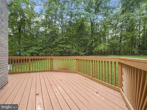 Exterior - 10940 Meanderview Ct, Manassas, VA 20111 photo 6 of 15