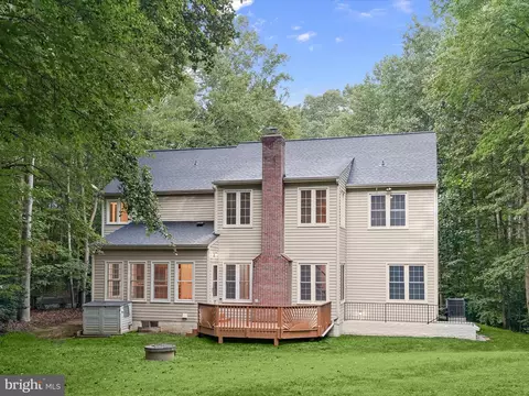 Exterior - 10940 Meanderview Ct, Manassas, VA 20111 photo 8 of 15