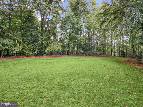 Exterior - 10940 Meanderview Ct, Manassas, VA 20111 photo 9 of 15