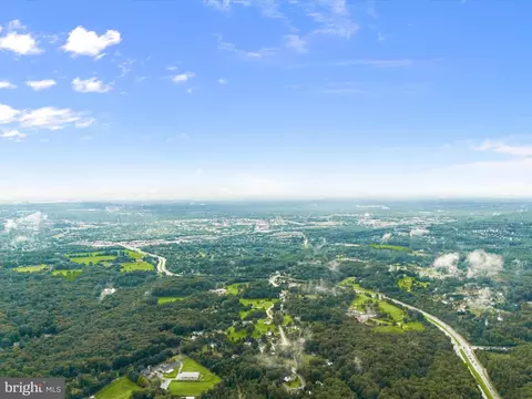 View/Area - 10940 Meanderview Ct, Manassas, VA 20111 photo 5 of 7