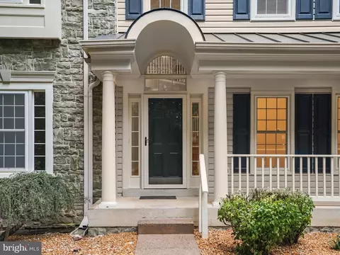 Exterior - 10940 Meanderview Ct, Manassas, VA 20111 photo 2 of 15