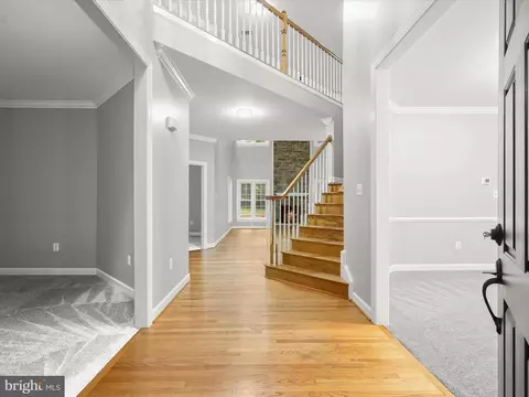 Entry Way - 10940 Meanderview Ct, Manassas, VA 20111 photo 3 of 9