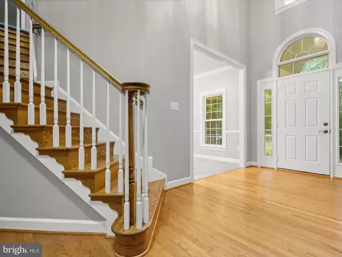 Entry Way - 10940 Meanderview Ct, Manassas, VA 20111 photo 2 of 9