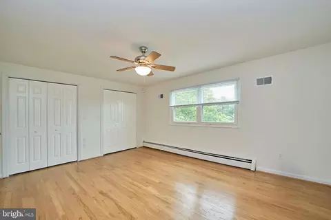 Bedroom - 4607 Angus Dr, Gainesville, VA 20155 photo 6 of 6