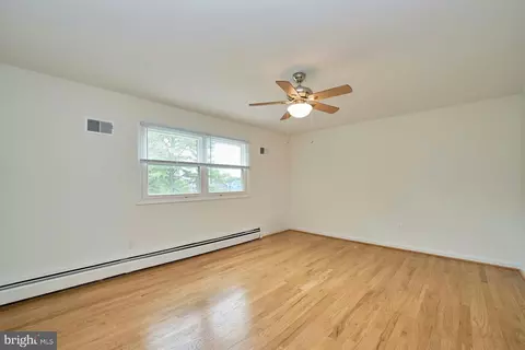 Bedroom - 4607 Angus Dr, Gainesville, VA 20155 photo 5 of 6