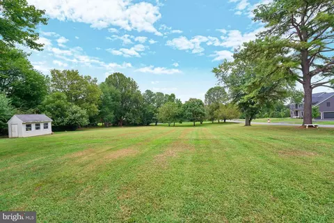 Exterior - 4607 Angus Dr, Gainesville, VA 20155 photo 6 of 7