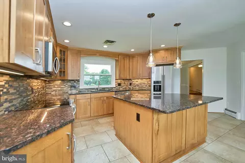 Kitchen - 4607 Angus Dr, Gainesville, VA 20155 photo 2 of 3