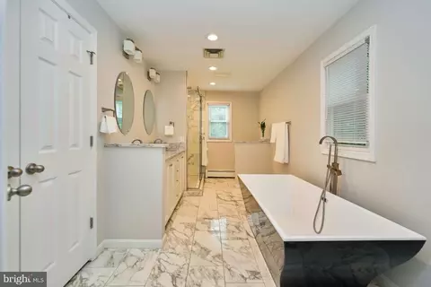 Bath - 4607 Angus Dr, Gainesville, VA 20155 photo 2 of 7