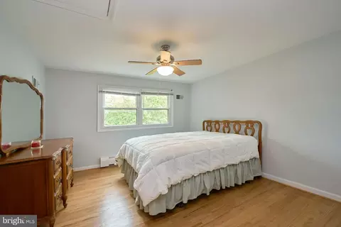 Bedroom - 4607 Angus Dr, Gainesville, VA 20155 photo 4 of 6