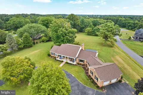 4607 Angus Dr, Gainesville, VA 20155