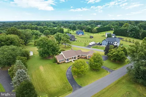 View/Area - 4607 Angus Dr, Gainesville, VA 20155 photo 2 of 9