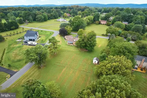 View/Area - 4607 Angus Dr, Gainesville, VA 20155 photo 4 of 9