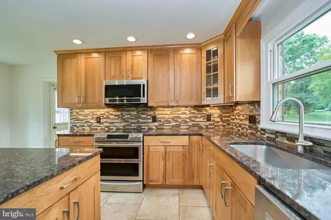 Kitchen - 4607 Angus Dr, Gainesville, VA 20155 photo 3 of 3