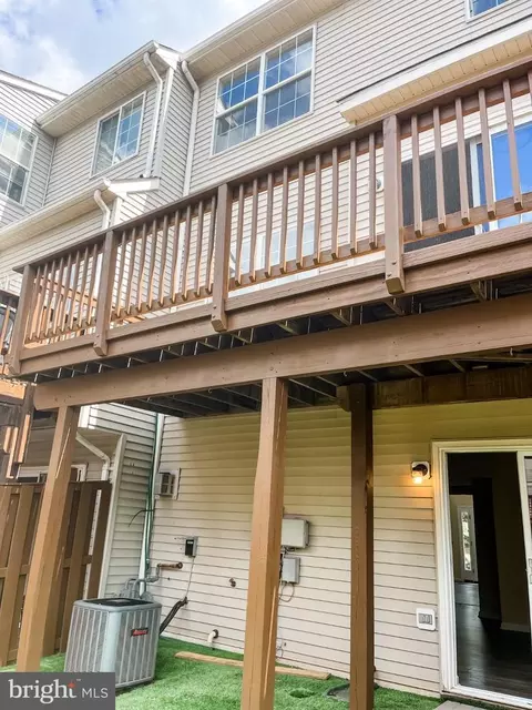Exterior - 6637 Roderick Loop, Gainesville, VA 20155 photo 3 of 3