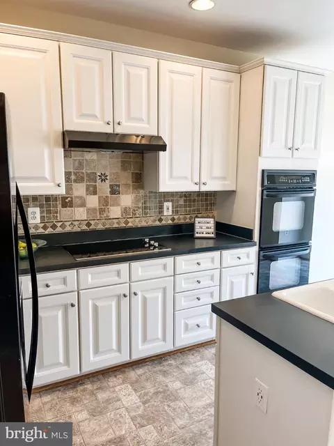 Kitchen - 6637 Roderick Loop, Gainesville, VA 20155 photo 1 of 3