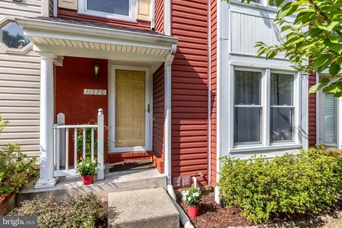 11570 Hill Meade Ln, Woodbridge, VA 22192