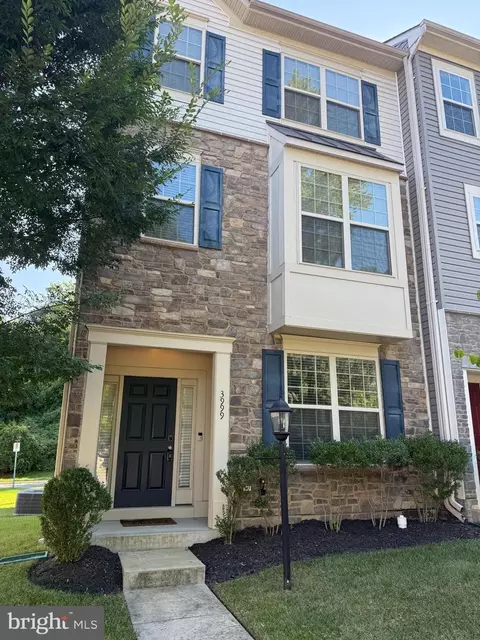 3999 Bradys Hill Rd, Triangle, VA 22172