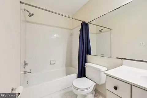 Bath - 10457 Pineview Rd, Manassas, VA 20111 photo 7 of 8