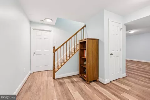 Entry Way - 10457 Pineview Rd, Manassas, VA 20111 photo 5 of 5