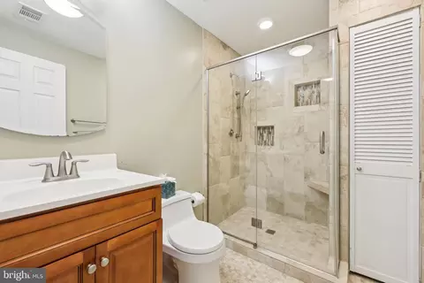 Bath - 10457 Pineview Rd, Manassas, VA 20111 photo 8 of 8