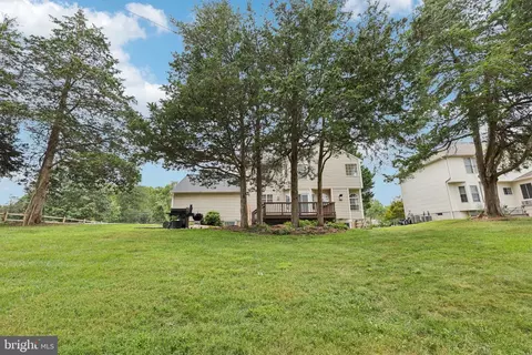 Exterior - 10457 Pineview Rd, Manassas, VA 20111 photo 5 of 7