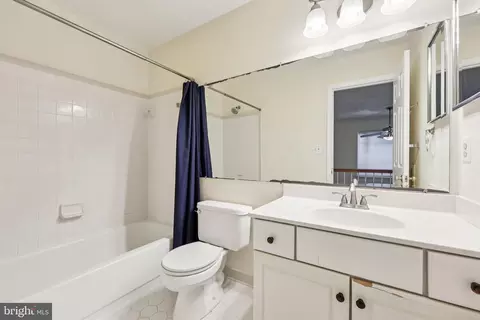 Bath - 10457 Pineview Rd, Manassas, VA 20111 photo 6 of 8