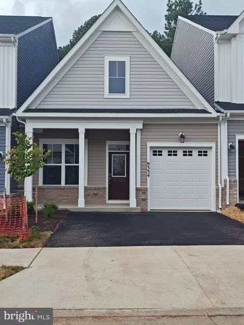 9334 Crestview Ridge Dr, Bristow, VA 20136