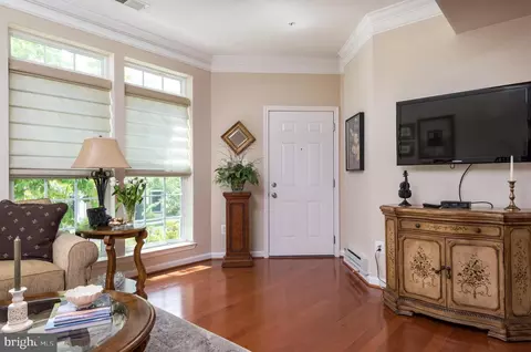 7300 Brunson Cir, Gainesville, VA 20155 photo 6
