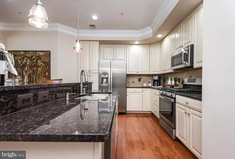 7300 Brunson Cir, Gainesville, VA 20155 photo 18