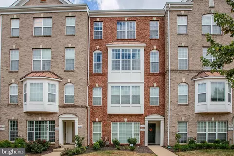 6287 Aster Haven Cir #8, Haymarket, VA 20169