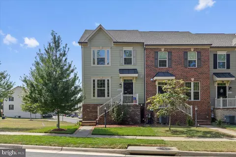 18060 Red Cedar Rd, Dumfries, VA 22026 photo 2