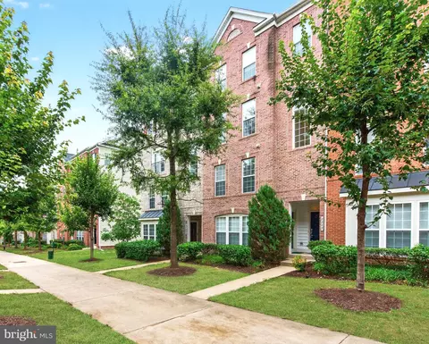 2242 Margraf Cir, Woodbridge, VA 22191