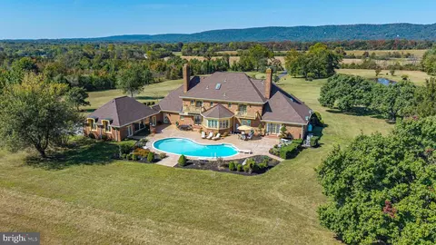 2821 Ingram Dr, Haymarket, VA 20169