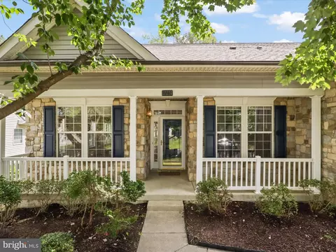 17251 Four Seasons Dr, Dumfries, VA 22025