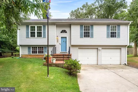 7390 Lake Dr, Manassas, VA 20111