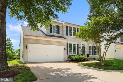 8305 Double Eagle St, Gainesville, VA 20155
