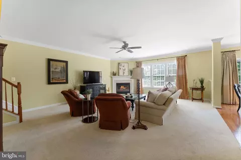 Living - 8305 Double Eagle St, Gainesville, VA 20155 photo 2 of 2