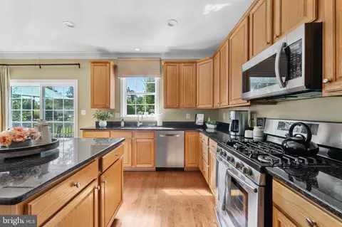 Kitchen - 8305 Double Eagle St, Gainesville, VA 20155 photo 5 of 7