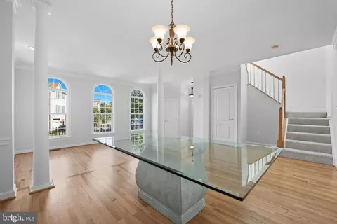 943 Herons Run Ln, Woodbridge, VA 22191