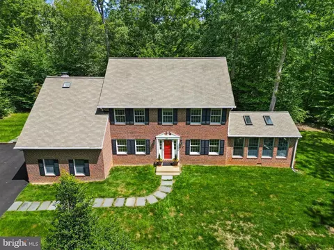 Exterior - 6040 Token Forest Dr, Manassas, VA 20112 photo 8 of 20
