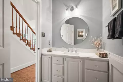 Bath - 6040 Token Forest Dr, Manassas, VA 20112 photo 1 of 5