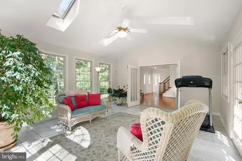Entry Way - 6040 Token Forest Dr, Manassas, VA 20112 photo 7 of 10