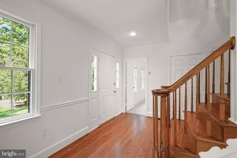 Entry Way - 6040 Token Forest Dr, Manassas, VA 20112 photo 2 of 10