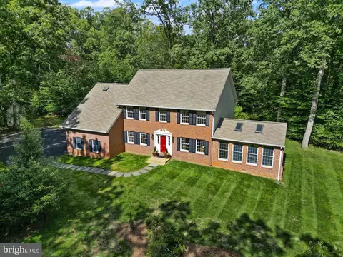 Exterior - 6040 Token Forest Dr, Manassas, VA 20112 photo 6 of 20