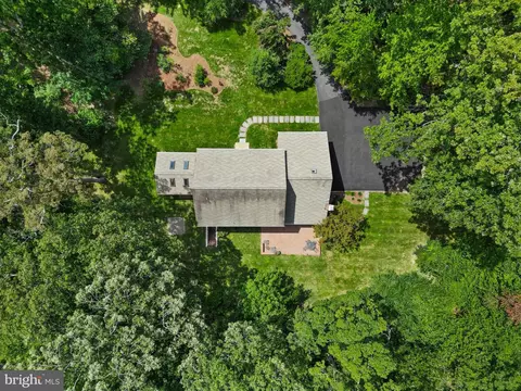 View/Area - 6040 Token Forest Dr, Manassas, VA 20112 photo 1 of 7