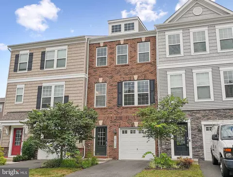 10719 Shadewell Spring Way, Manassas, VA 20112