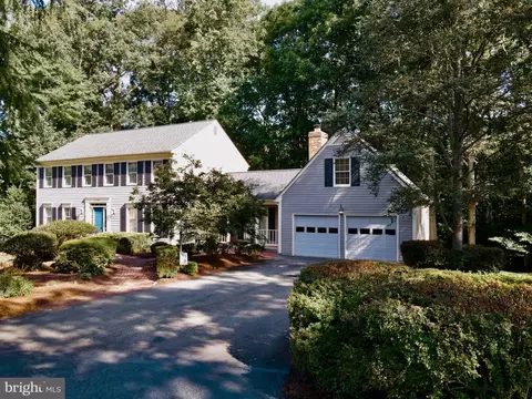 12498 Cavalier Dr, Woodbridge, VA 22192