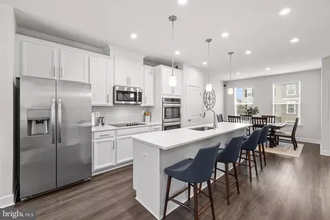 10725 Shadewell Spring Way, Manassas, VA 20112