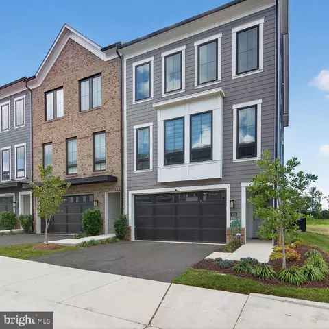 631 Angelfish Way, Woodbridge, VA 22191